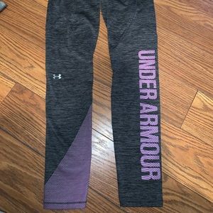 Girls grey under amour leggings